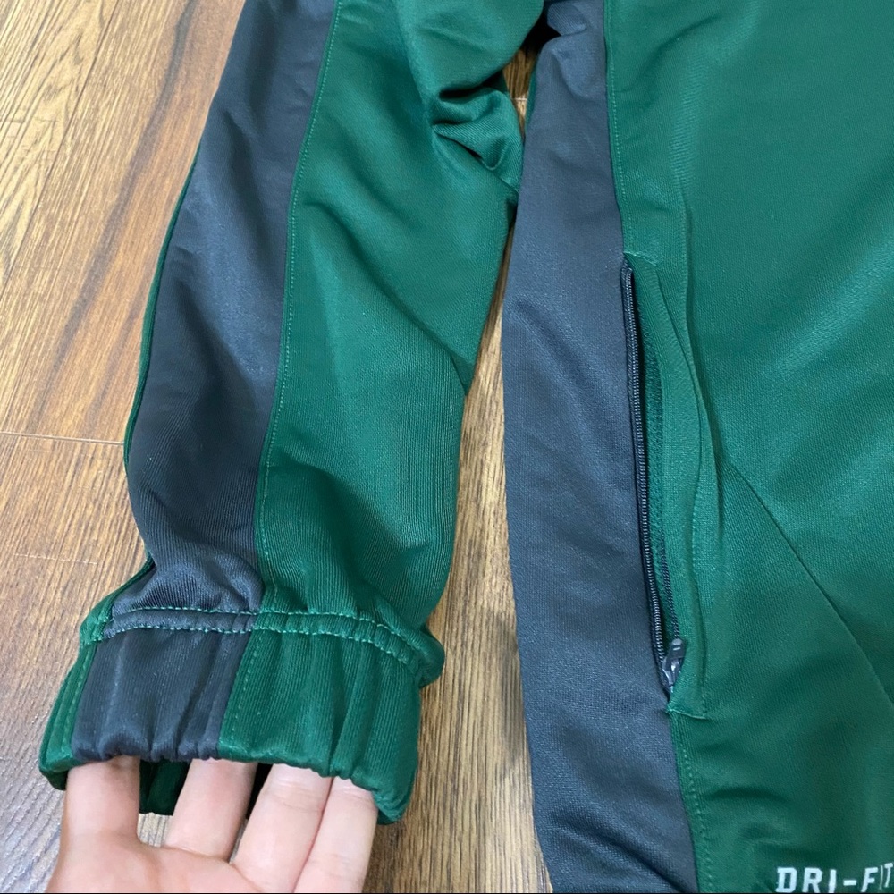 Rare Nike zip up jacket - Picture 13 of 17